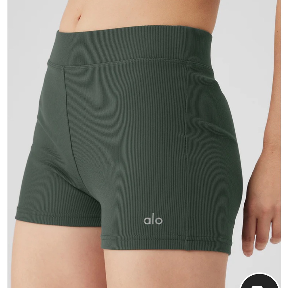 Ribbed Alo shorts
